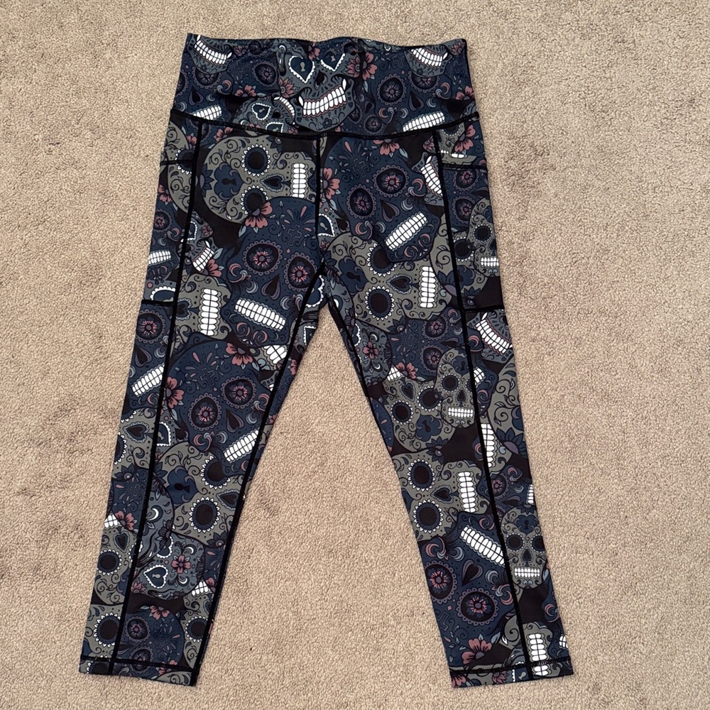 CVG Midnight Skulls Capri Leggings